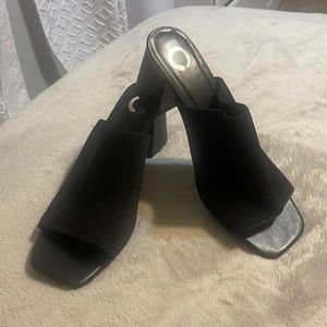 JourneeCollectn Women's Lorenna Wide Block Heel Dress Sandal
Size:
10.0W